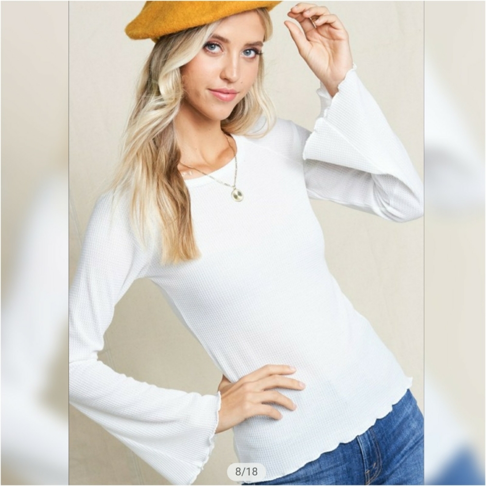 Bell sleeve Top